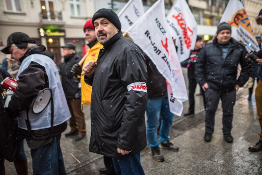 Pracownicy Veolii Energii Łódź protestowali na ul. Piotrkowskiej przed zmianami w firmie