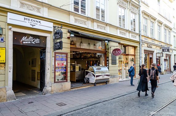 Na ulicy nie brakuje punktów gastronomicznych