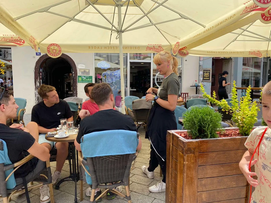 Novosadski kafići tokom Exit festivala