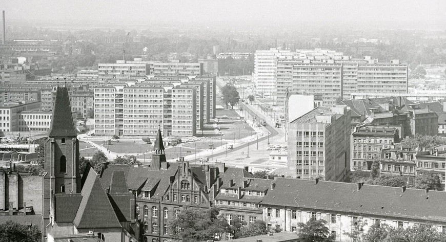 Popowice, Polanka, Nowy Dwór, Muchobór, Kozanów, Gądów, Kosmonautów… Wielka wrocławska płyta pozostanie jeszcze z nami na długie lata.