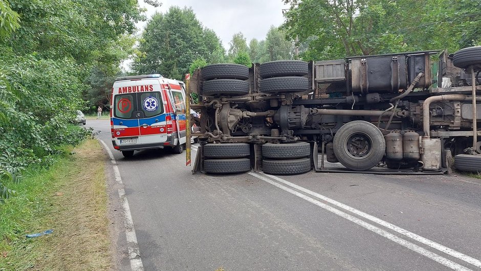 W Czaplinku wywrócił się samochód ciężarowy