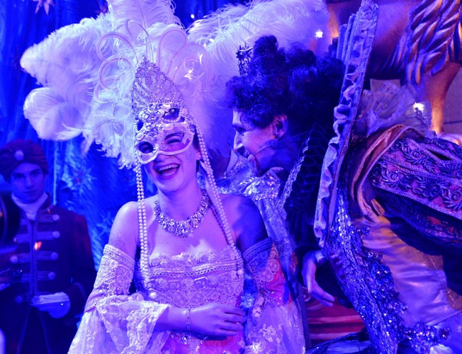 HUCZNY I PIĘKNY KARNAWAŁ W WENECJI