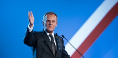 Tusk wyjeżdżą i ratuje Platformę