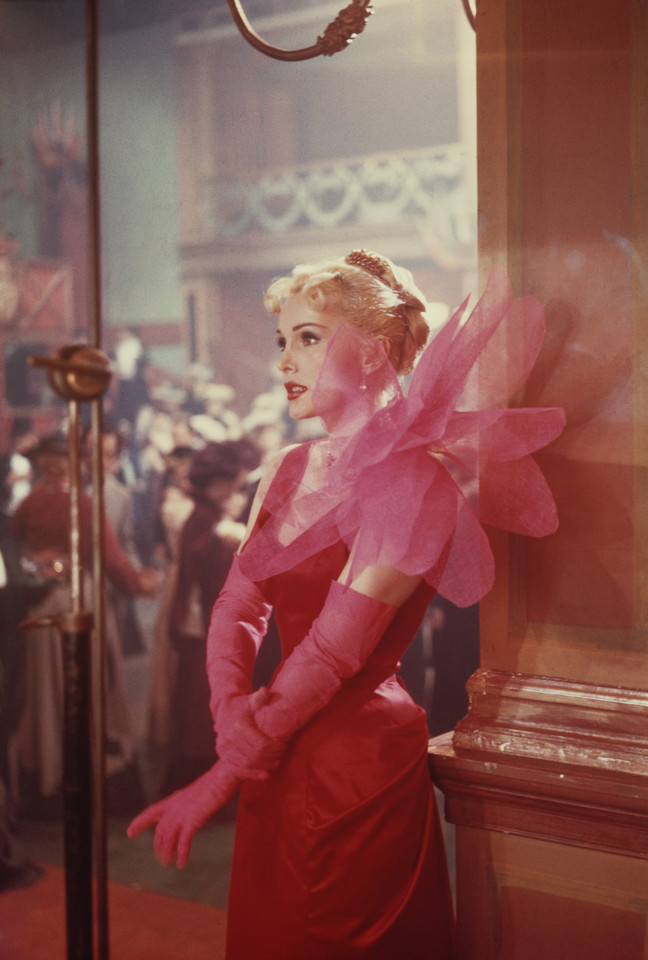 Zsa Zsa Gabor w scenie z "Moulin Rouge", 1952 r.