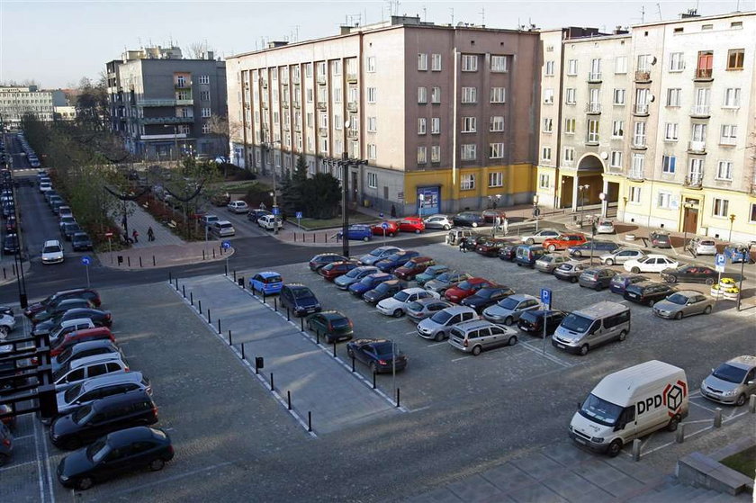 Prezydent Sosnowca wydał 1,2 mln zł na parking pod urzędem