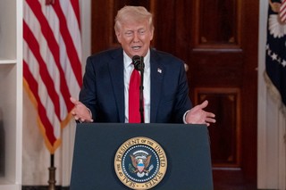 Trump odcina fundusze dla mediów publicznych. Oskarża je o propagandę