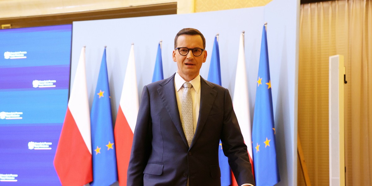 Premier Morawiecki podczas konferencji inaugurującej program Bezpieczny kredyt 2 proc.