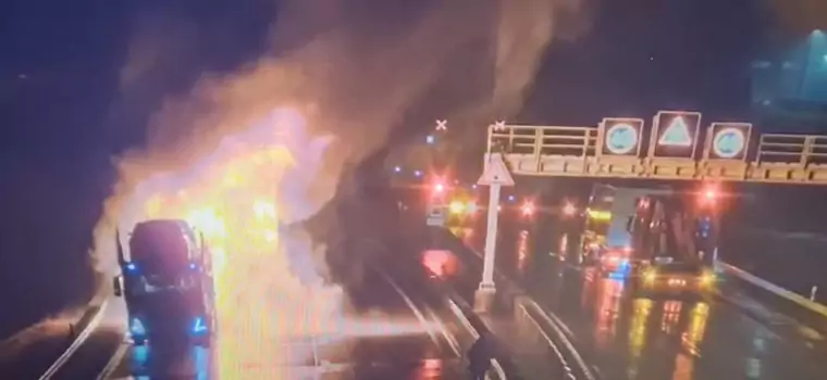 Polski kierowca wyjechał z tunelu płonącą lawetą. Niemieckie media: to bohater [WIDEO]