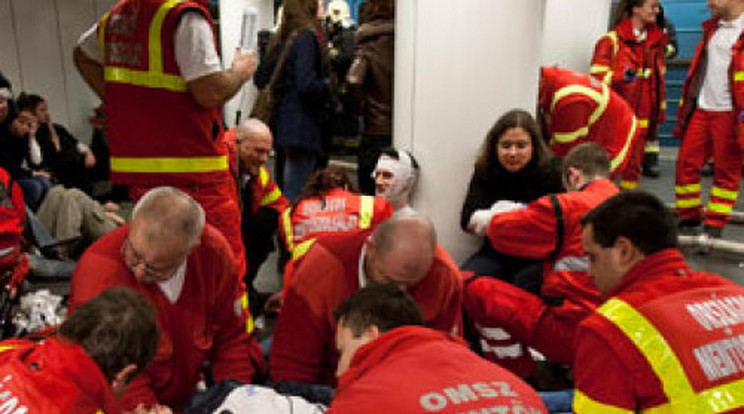 Többen megsérültek a metrótűzben