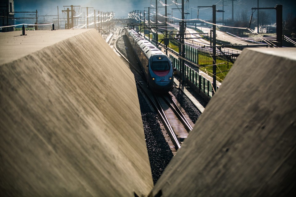 Otwarto najdłuższy i najgłębszy tunel kolejowy na świecie