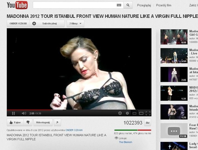 Madonna podczas koncertu w Stambule