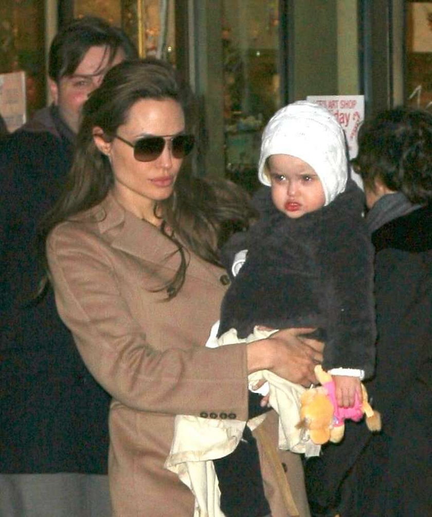 Jolie i Pitt z dziećmi na zakupach. Gdzie?