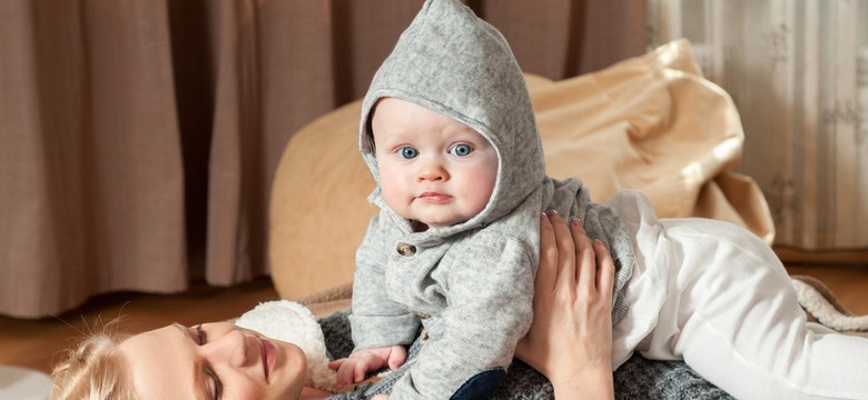 Co za grubo, to niezdrowo: oto, czym grozi przegrzewanie dziecka