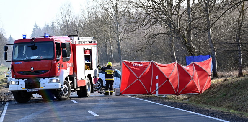 Śmiertelny wypadek na K-20. Nie żyje troje młodych ludzi