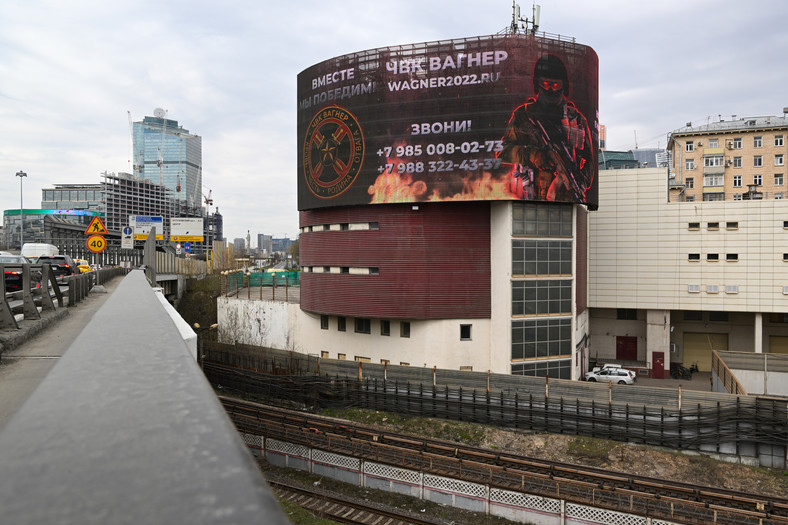Reklama Grupy Wagnera w Moskwie zachęcająca do wstąpienia w szeregi armii najemników, kwiecień 2023 r.