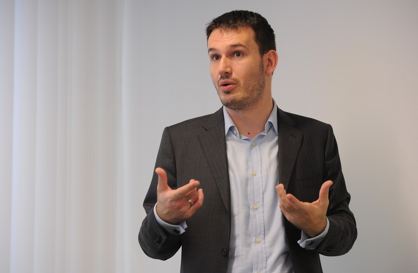 Nikola Altiparmakov: Veća povećanja plata trebalo bi dati ključnim nedovoljno plaćenim sektorima, poput lekara i medicinskih sestara