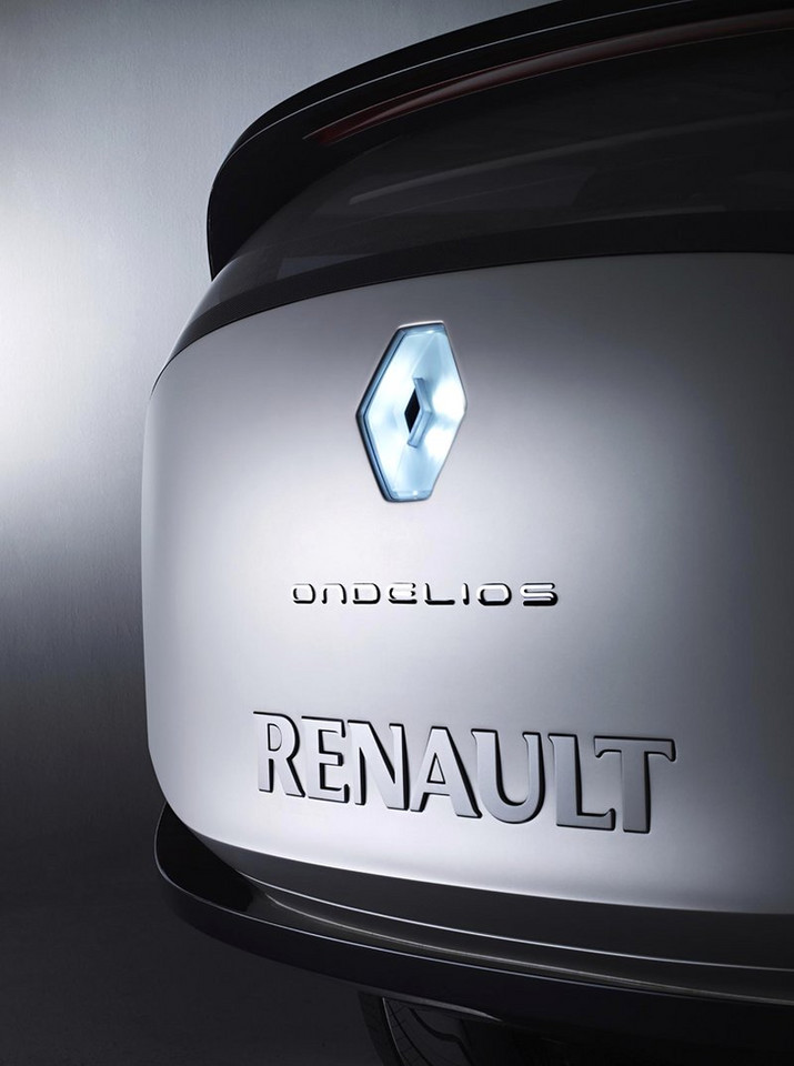 Paryż 2008: Renault przedstwia Ondeliosa (wideo)