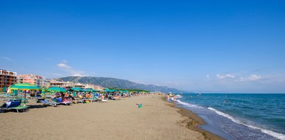 Horror na plaży! Turystka zgwałcona na oczach chłopaka