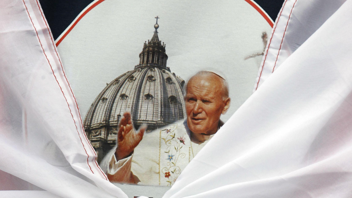 W Wielkiej Brytanii nie widać takiego entuzjazmu wobec beatyfikacji Jana Pawła II, jak wśród Polaków, czy katolickich narodów śródziemnomorskich. Większość brytyjskich katolików podziwiała go, ale media przez lata powtarzały, że to ultrakonserwatysta.