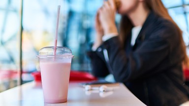 Trzy osoby zmarły po zatruciu bakterią. Ślad prowadził do jednej restauracji