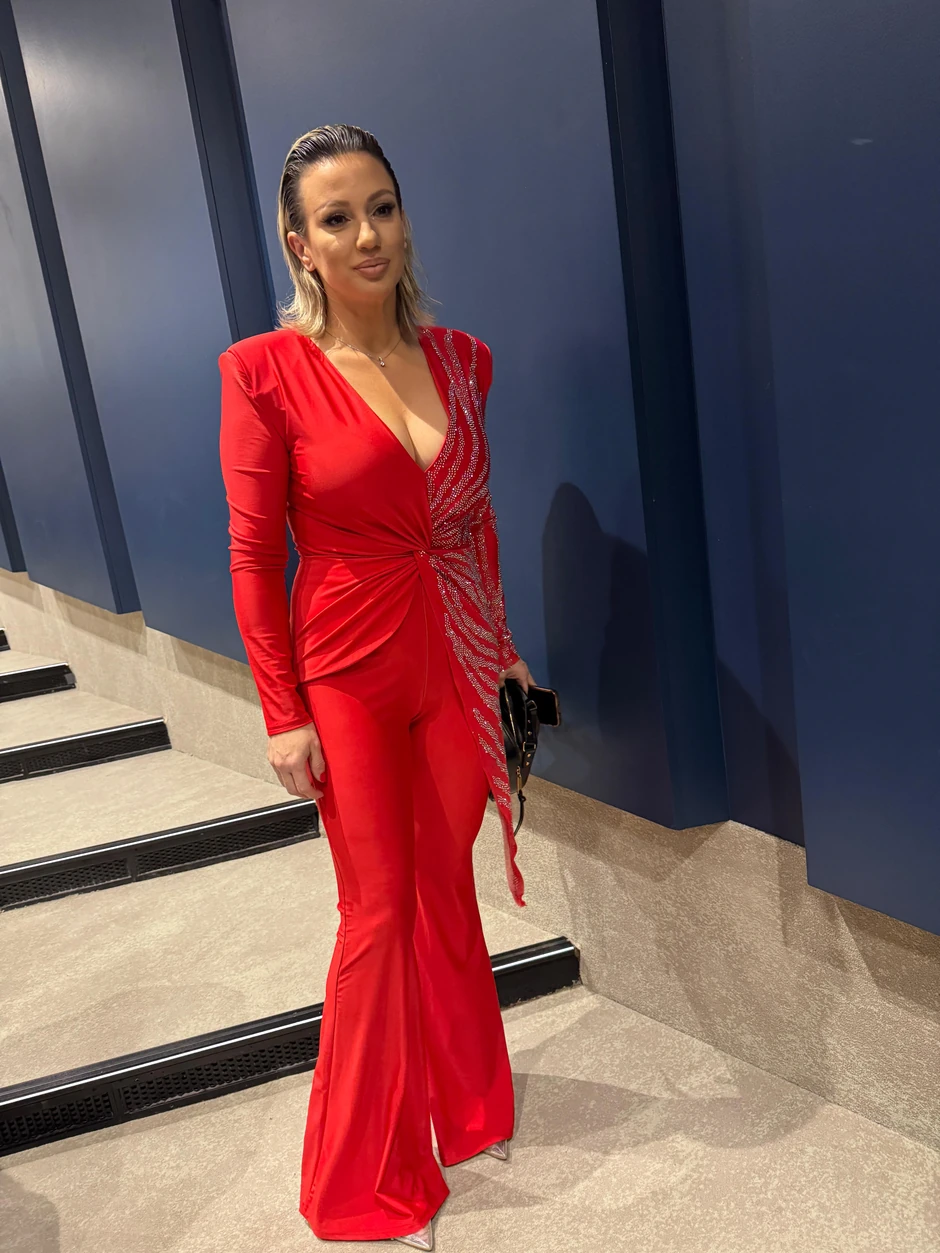 Ana Kokić kod Peđe Medenice na koncertu