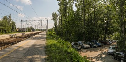 Zamiast parkingu stojaki na rower. Koleje zakpiły z katowiczan