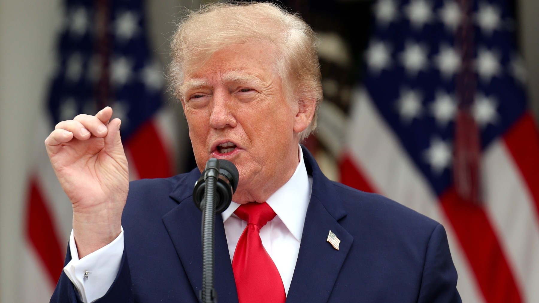 Casa Albă îl apără pe Donald Trump în cazul restricționării sistemului Starshield în Ucraina: „Nu a dat un astfel de ordin”