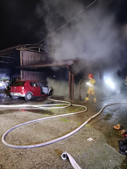 Interwencja straży pożarnej przy ul. Zarzecznej w Bronowie - 15.09.2022 - autor: OSP Bronów