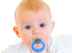 Smoczek nie jest taki zły. Mit o szkodliwości uspokajacza obalony!