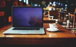 Koniec z zaklejaniem kamery laptopów taśmą. Producenci wreszcie poszli po rozum do głowy