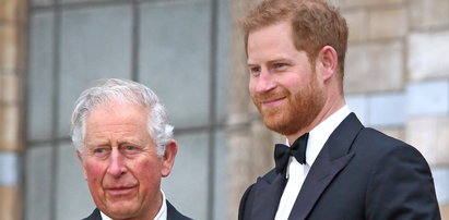 Książę Harry skonfliktowany z ojcem? Karol III jest "zbyt zajęty", żeby spotkać się z synem