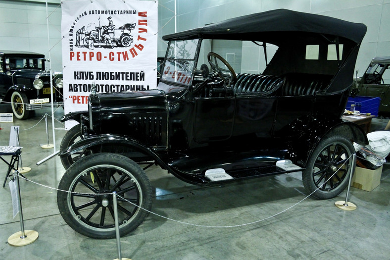 Ford Model T 1924 na międzymarodowym pokazie w Moskwie - fot. Dikiiy / Shutterstock.com