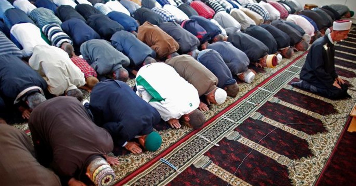 Намаз фитр. Дуа кунут для витр. Ураза байрам в дагестане. Намаз фитр. Фото namaz.