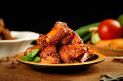 Pyszny obiad na czwartek. Podajemy przepis, Ty gotujesz. Duszone, mięciutkie żeberka po włosku