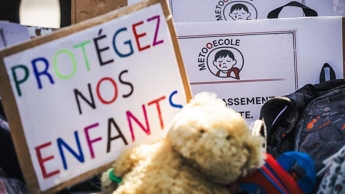 „Zaštitimo našu decu“, poruka je sa protesta roditelja | Foto: AFP via Getty Images