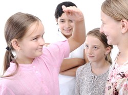 Polskie dzieci niższe od rówieśników z innych krajów. Zaskoczeni wynikiem BADANIA naukowcy szukają przyczyn tego stanu rzeczy