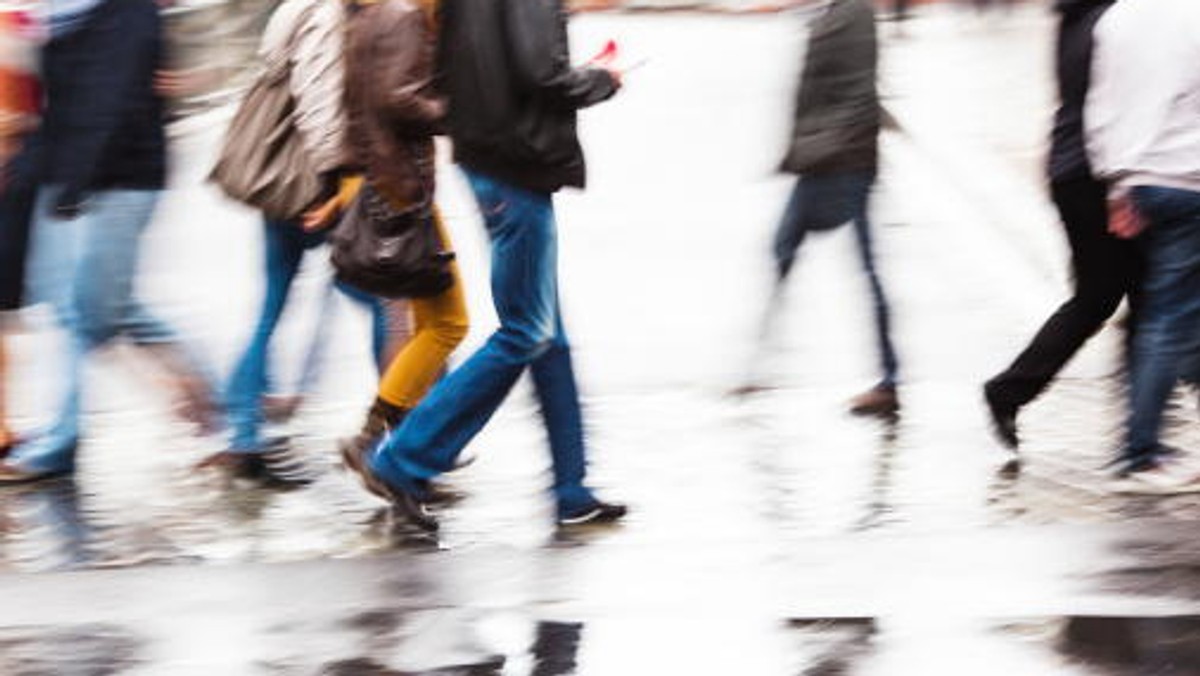 Tylko jedna trzecia Polaków (33,4 proc.) sądzi, że wolny rynek jest lepszy niż socjalistyczna, państwowa gospodarka planowa, a pozostali nie mają zdania - wynika z badań, do których dotarła „Rzeczpospolita”.