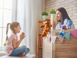 TAKIE zabawy uczą dziecko wyrażania emocji. Warto je wypróbować