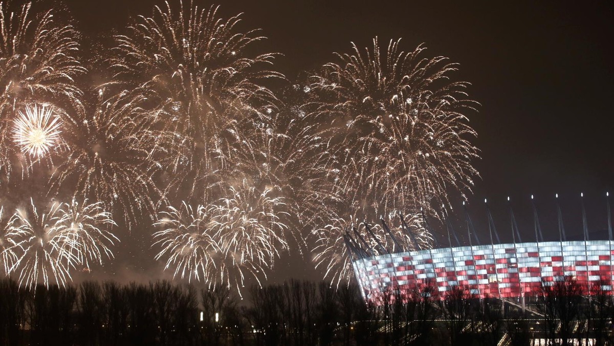 WARSZAWA NOWY ROK SZTUCZNE OGNIE STADION NARODOWY