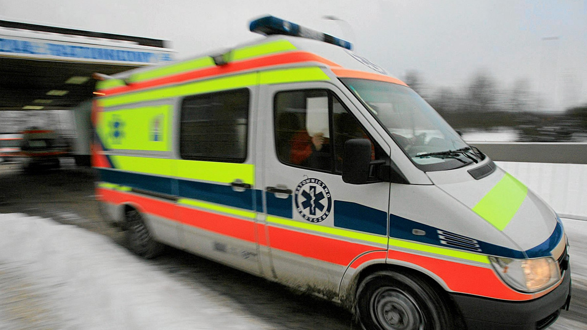 10-latek zginął na polu w Końskowoli w lubelskiem prawdopodobnie na skutek eksplozji znalezionego przez niego niewybuchu. Dziewięcioletnia siostra chłopca jest w szpitalu, jej stan jest bardzo ciężki - poinformowała policja.