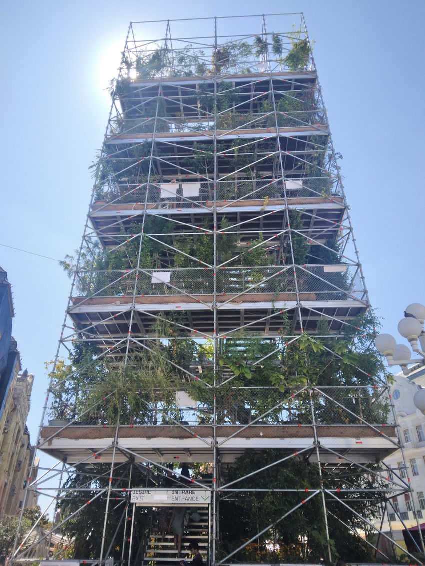 Sa "Palate cveća" puca predivan pogled na Trg pobede