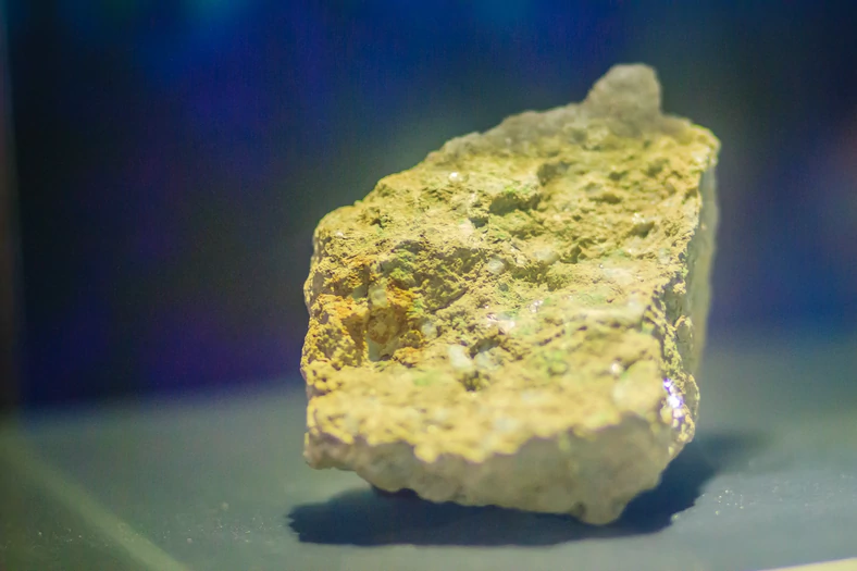 Próbka skały zawierająca uran