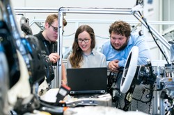 Dardziński: Sieć Łukasiewicza chce pracować dla rozwoju elektromobilności