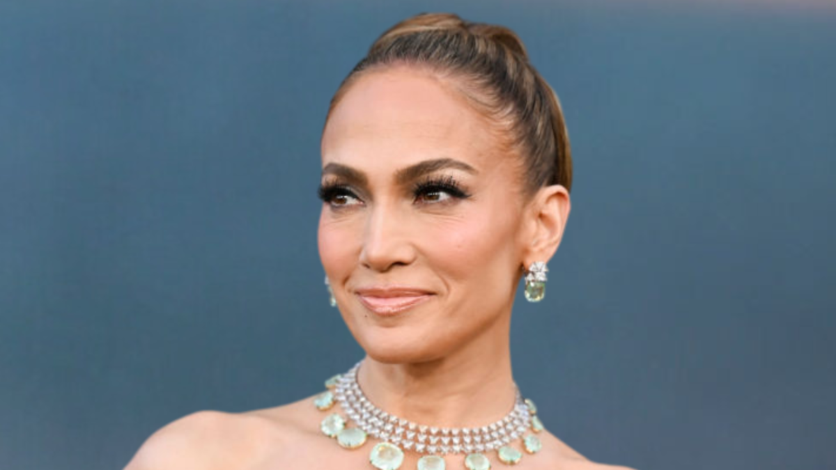 Jennifer Lopez ismét bebizonyította, hogy ő a pucérruhák koronázatlan királynője 