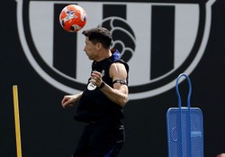 Kłopoty Lewandowskiego. Korona króla strzelców może przejść mu koło nosa