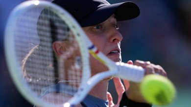 Alexandra Eala czeka na lepszą z pojedynku Iga Świątek - Magda Linette