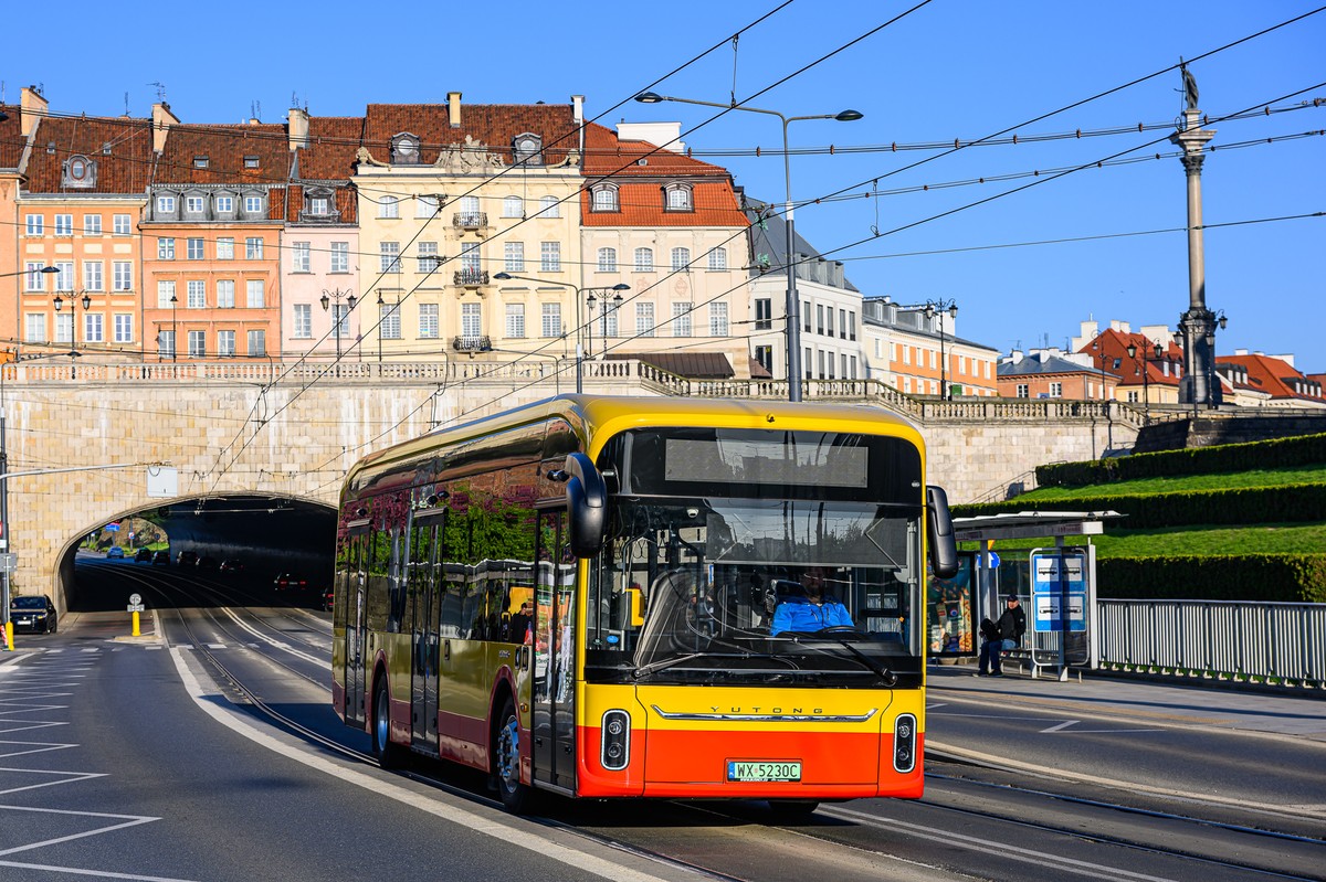 Niezdolność do pracy spowodowana wypadkiem w drodze do pracy lub z pracy uprawnia do podwyższonego zasiłku.