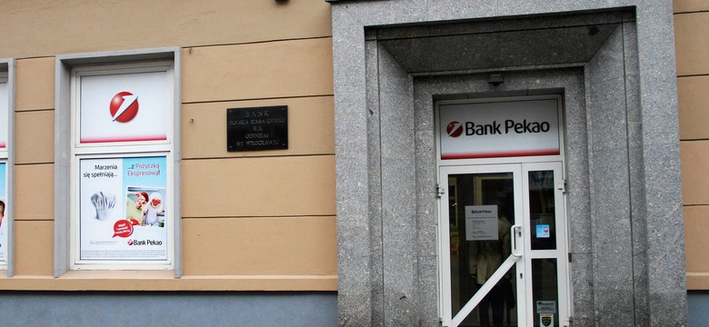 Akcje Pekao sprzedane za 3,3 mld zł. Transakcje pod lupą KNF