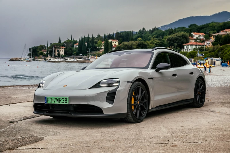 Podróż Porsche Taycanem i Audi e-tronem GT do Chorwacji