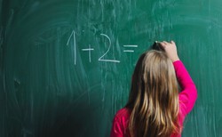 Czeski film z likwidacją gimnazjów. Reforma edukacji bez pomysłu na szóstoklasistów